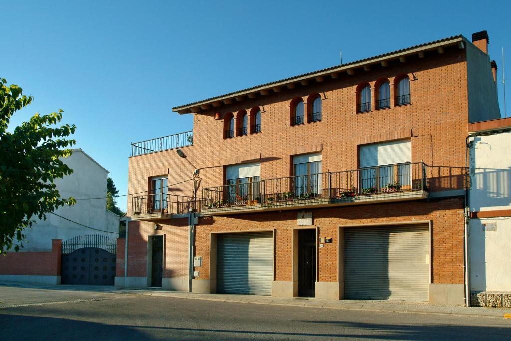 卡尔业罗尼农场酒店 Avinyonet del Penedes 外观 照片